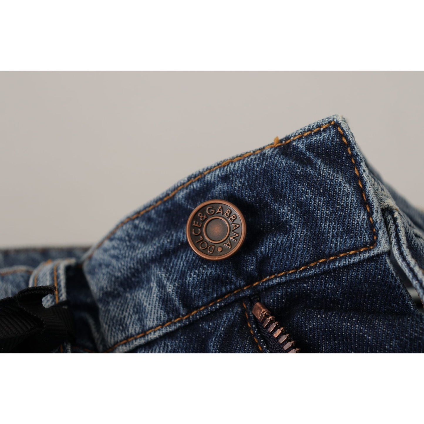Dolce & Gabbana Blue Denim Baroque Heart Logo Patch Pants Jeans 1728,67345645728,Blue,Clothing,Dolce & Gabbana,IT38|XS,Jeans & Pants - Women - Clothing,Jeans Denim - Clothing,Material: 100% Cotton,New with tags,Relaxed Fit Jeans - Jeans Denim - Clothing,W