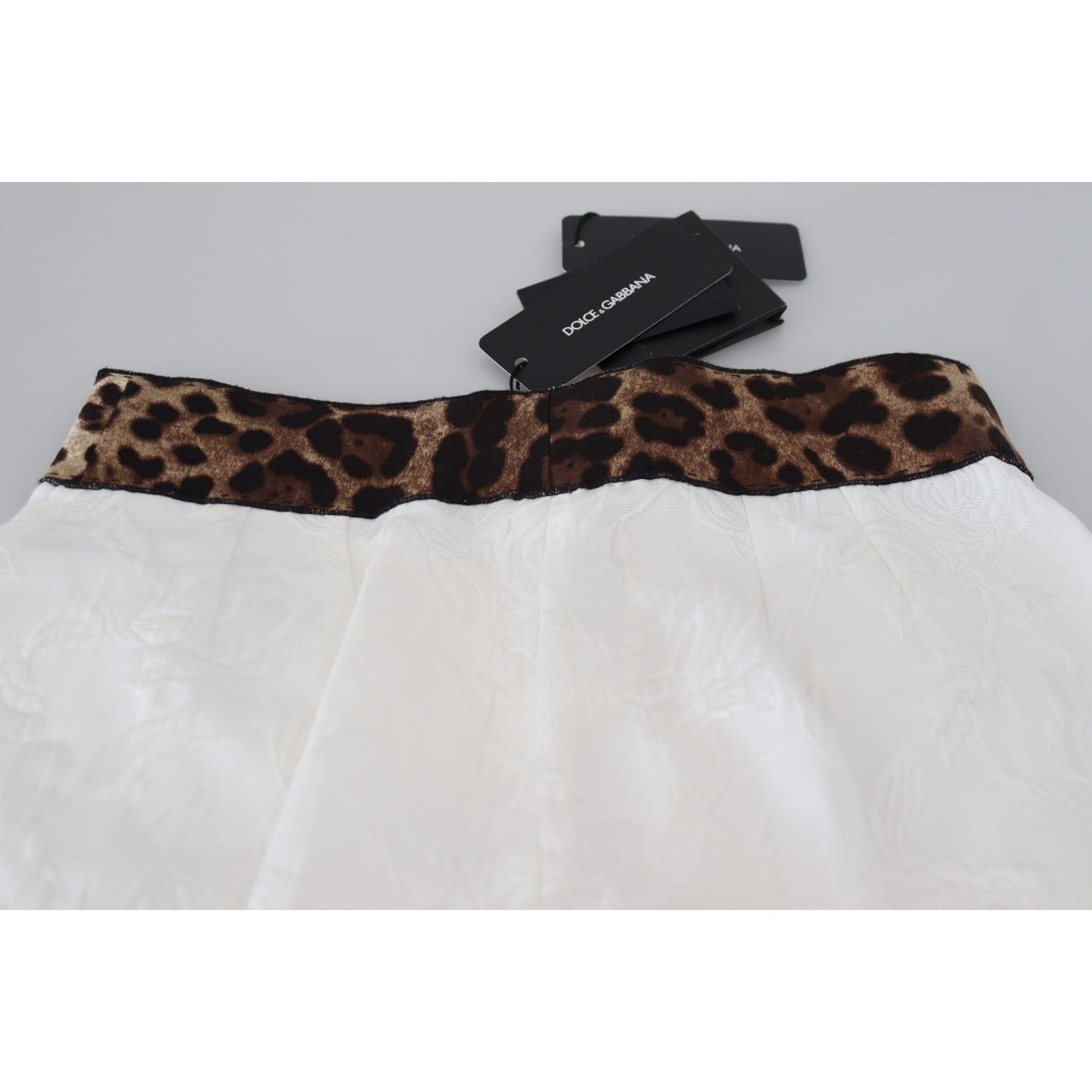 Dolce & Gabbana White Leopard Print High Waist Pants 1% Elastane,1728,21% Silk,67345645728,7% Viscose,Clothing,Cropped Pants - Pants - Clothing,Dolce & Gabbana,IT36|XXS,Jeans & Pants - Women - Clothing,Material: 71% Cotton,New with tags,Pants - Clothing,W