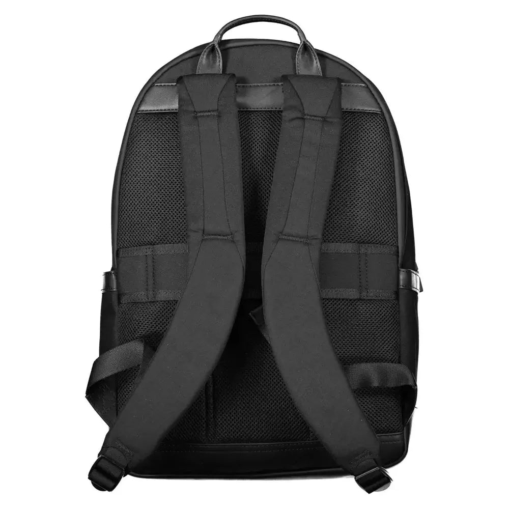 Front view with bag zipped and handles upright.