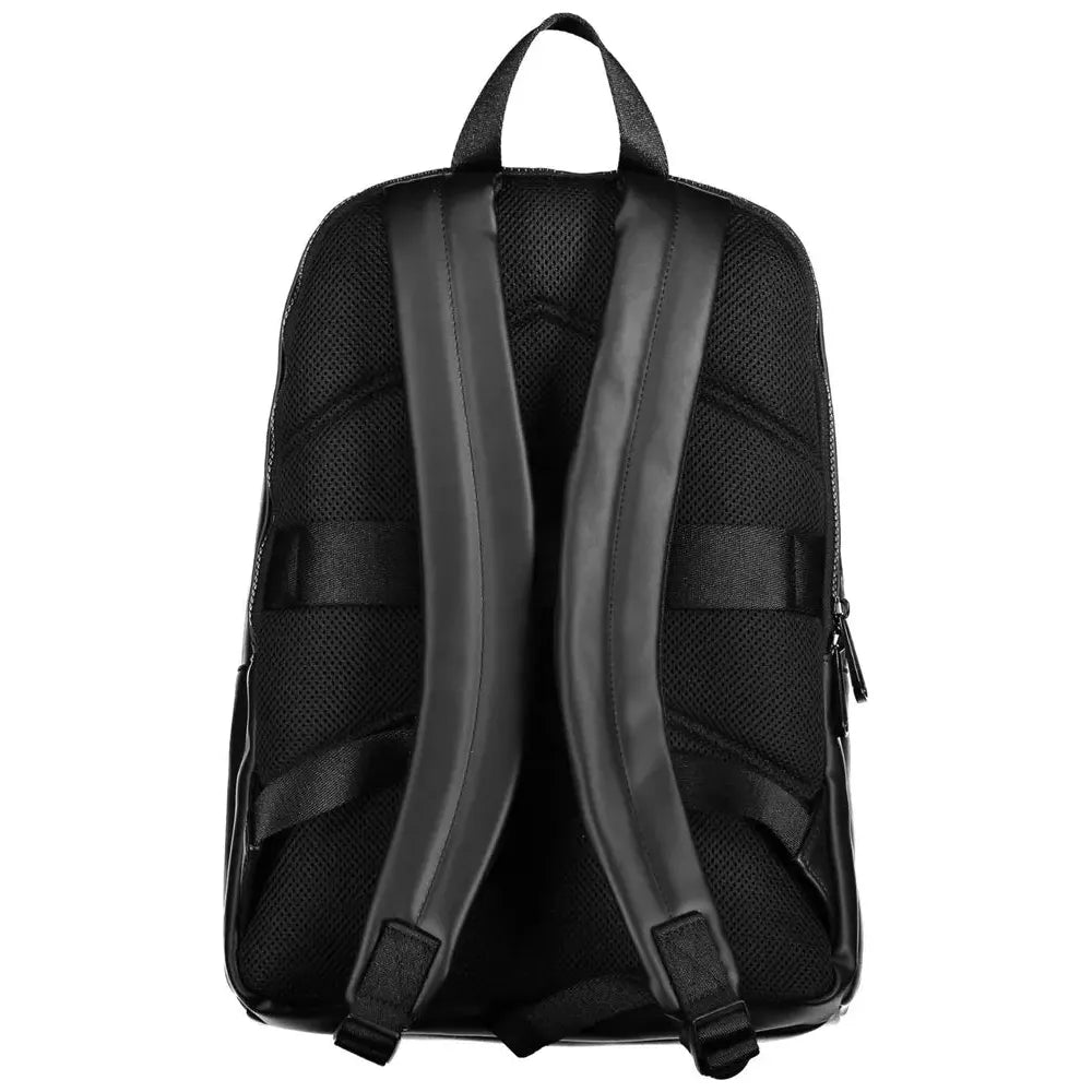 Front view with bag zipped and handles upright.