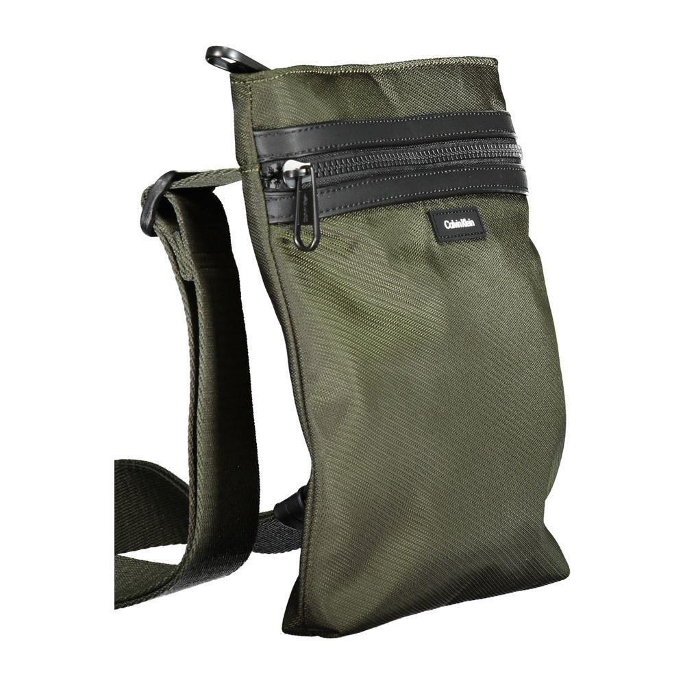 Front view with bag zipped and handles upright.