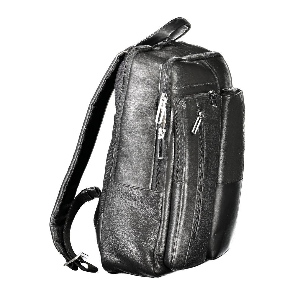 Front view with bag zipped and handles upright.